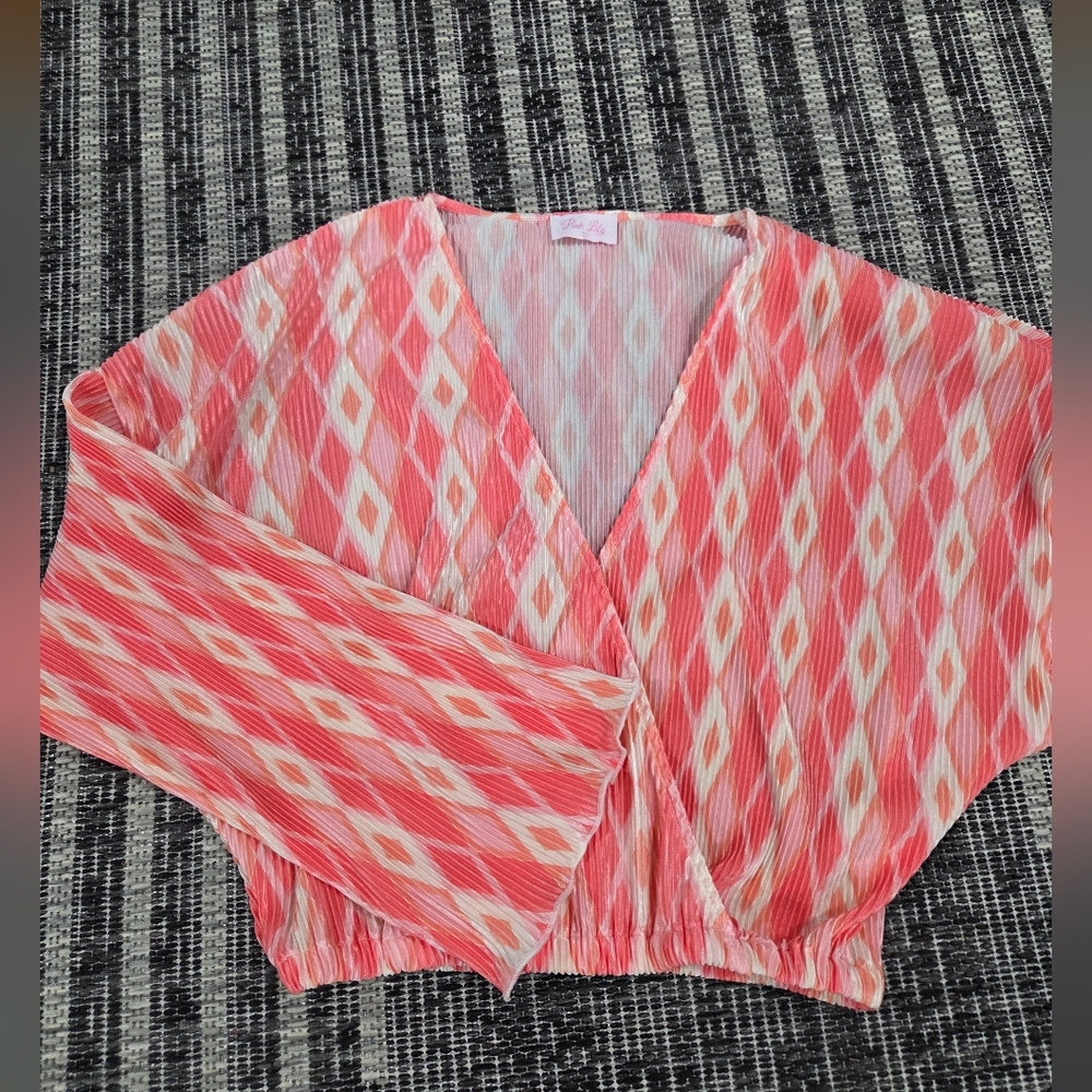 Pink Lily Pink Pastel Geometric Print Wrap Crop Top Blouse Shirt Size Small